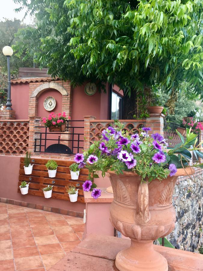 B&B Villa Vittoria Giardini Naxos Exterior foto